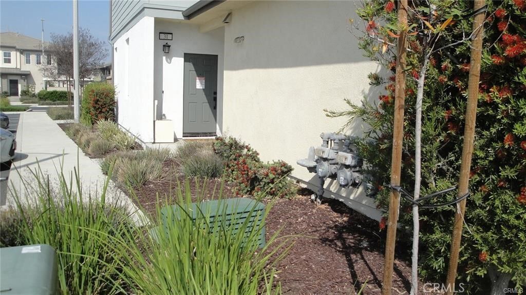 Property Photo:  2350 S Via Esplanade 31  CA 91762 