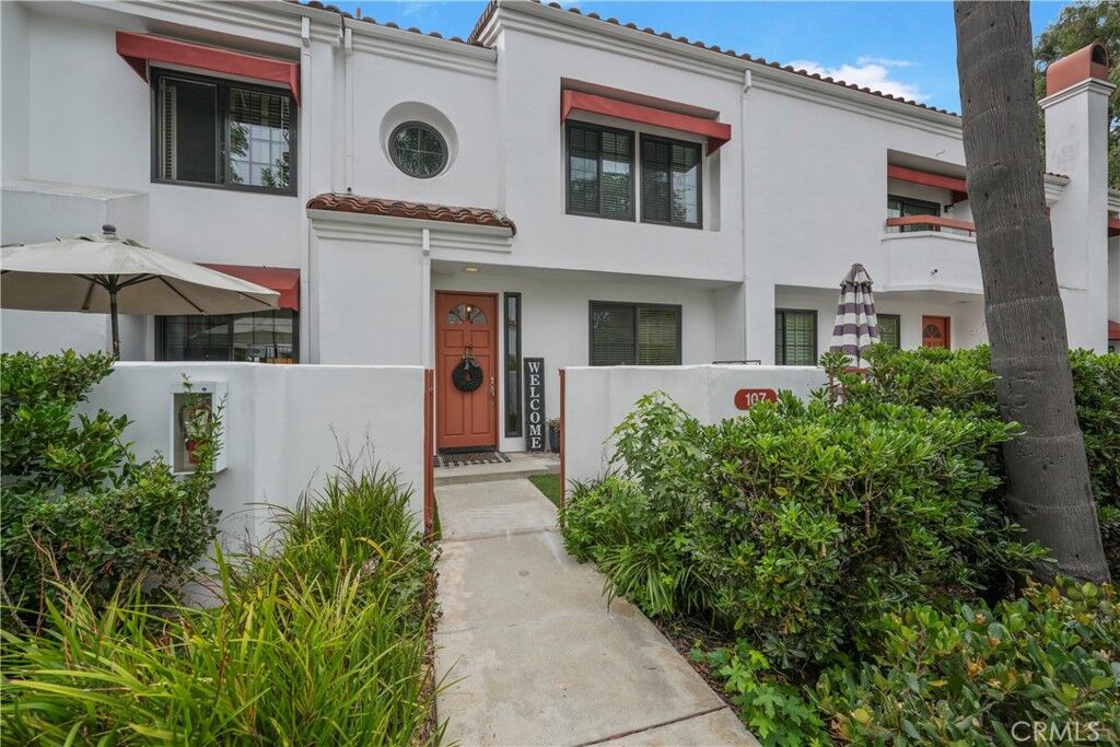 Property Photo:  19581 Pompano Ln 107  CA 92648 