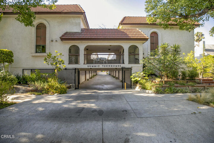 Property Photo: 1502 Rock Glen Avenue G CA 91205