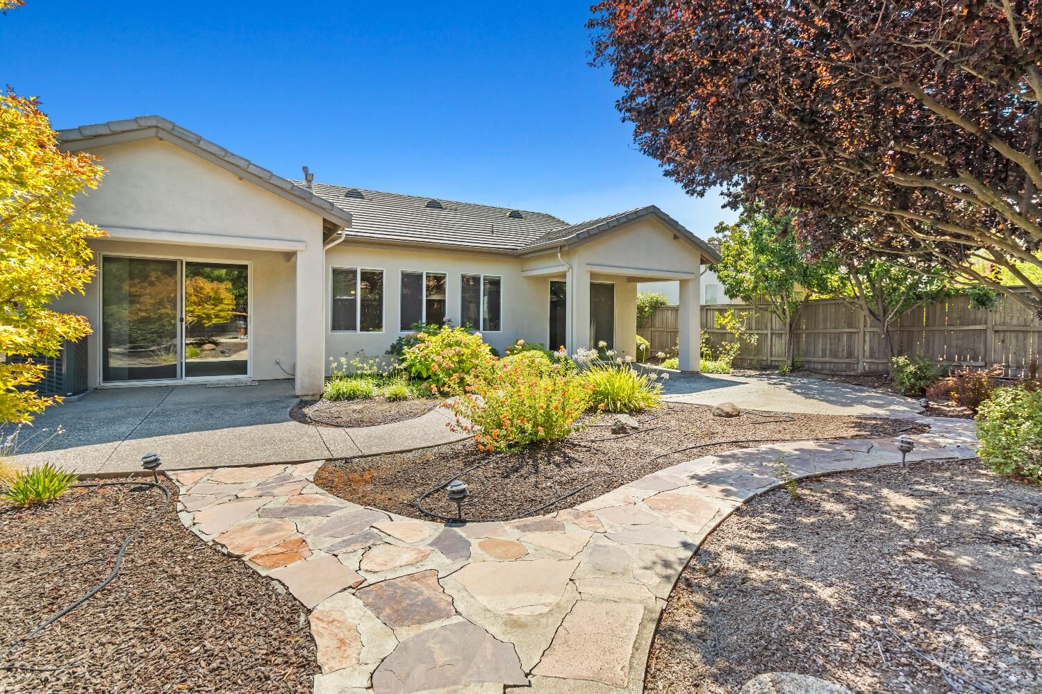 Property Photo: 121 Montilla Circle CA 95835