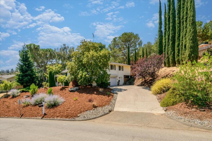 Property Photo: 3010 Pasada CA 95682