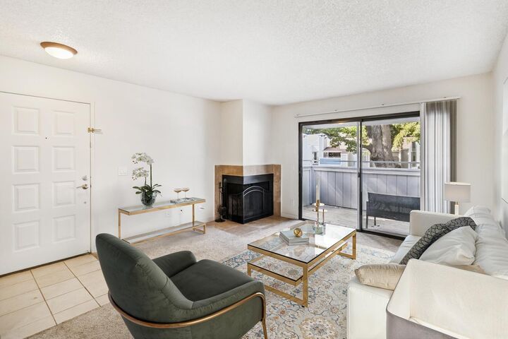 Property Photo: 750 Del Verde Circle 6 CA 95833