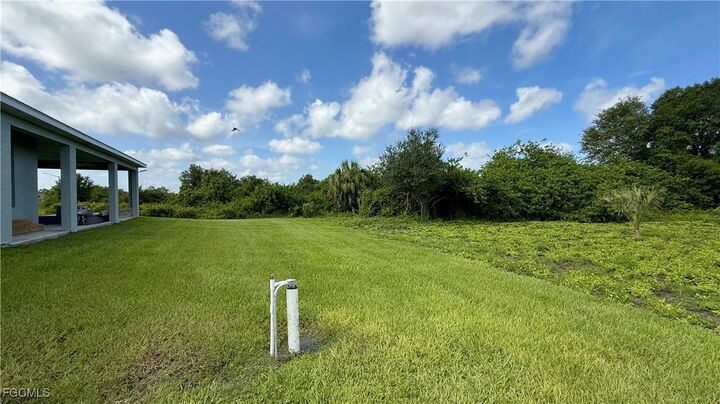 Property Photo: 1605 Jefferson Avenue FL 33972