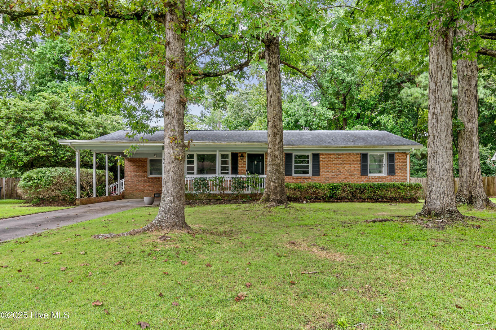 Property Photo:  107 Marion Court  NC 28546 
