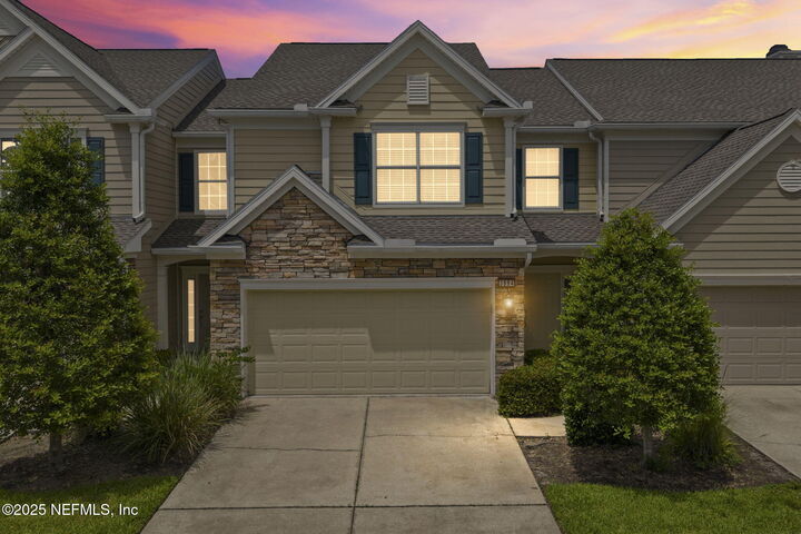 Property Photo: 3894 Lionheart Drive FL 32216