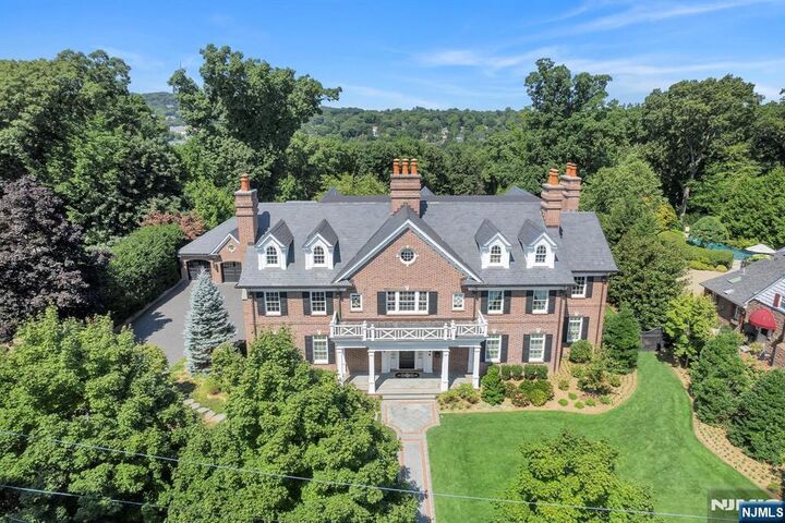 Property Photo:  480 Knollwood Road  NJ 07450 