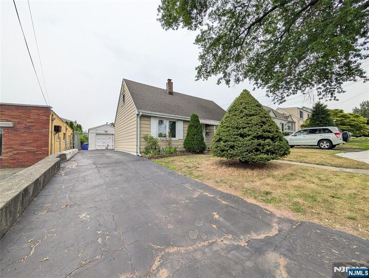 Property Photo:  307 Jauncey Avenue  NJ 07071 