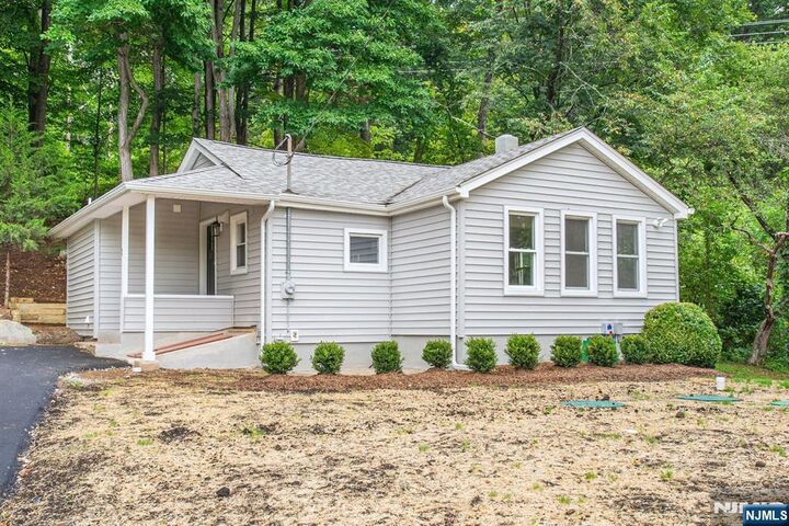 1 Sisco Lane  Jefferson Township NJ 07438 photo