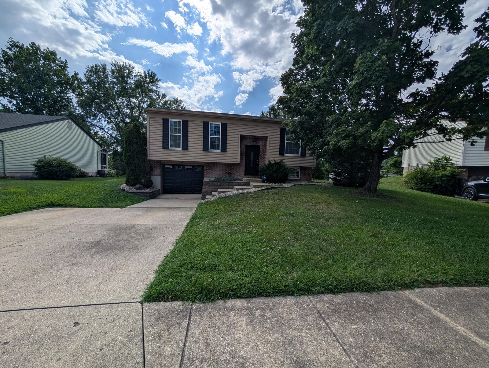 Property Photo: 428 Glenview Court KY 41017