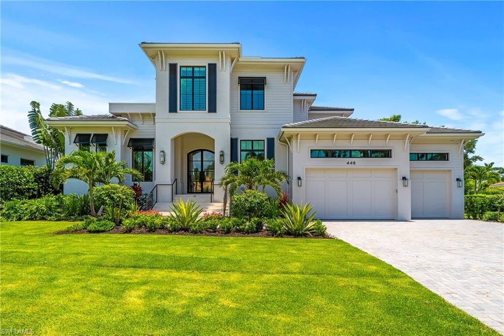 Property Photo: 448 Devils Ln FL 34103