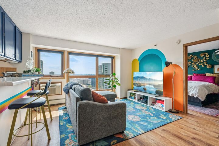 Property Photo:  433 S 7th Street 1525  MN 55415 