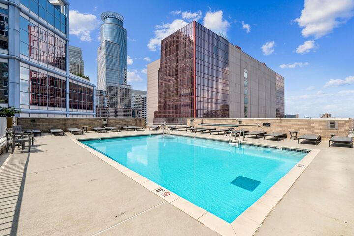 Property Photo:  433 S 7th Street 1525  MN 55415 