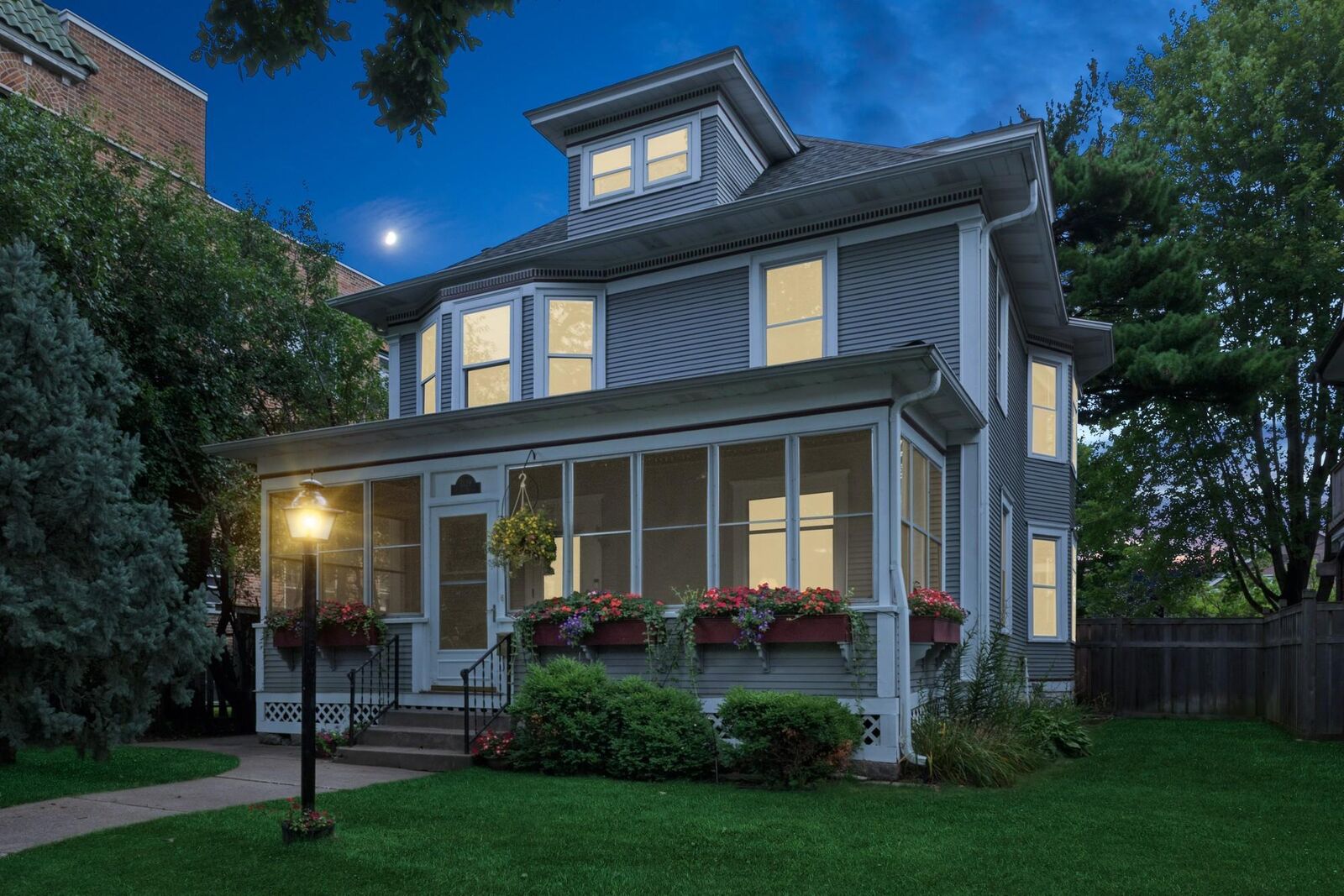 Property Photo: 3129 Holmes Avenue S MN 55408