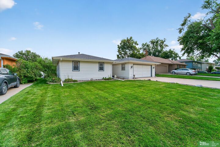 Property Photo: 5317 S 105th Street NE 68127