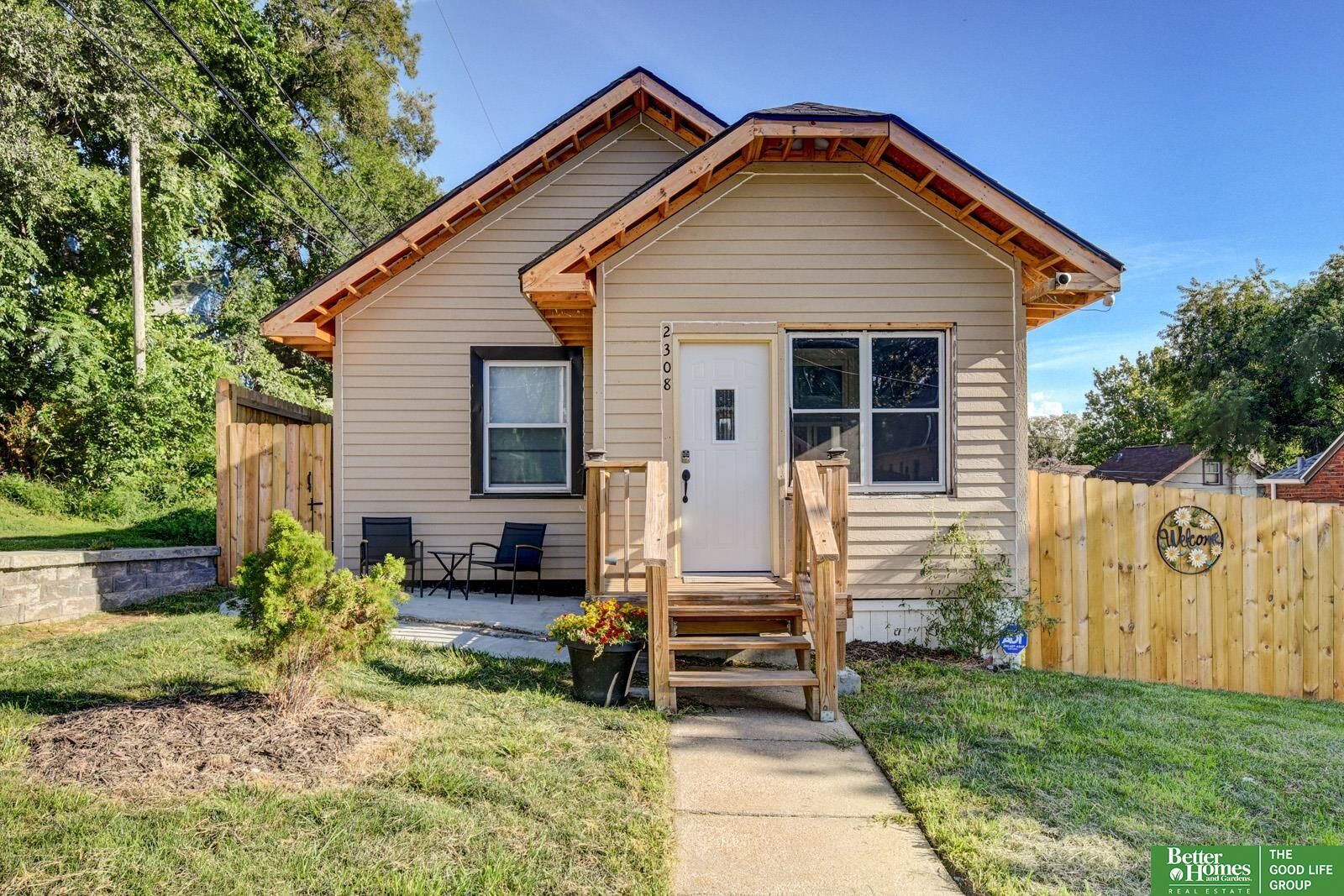 Property Photo: 2308 Bancroft Street NE 68108