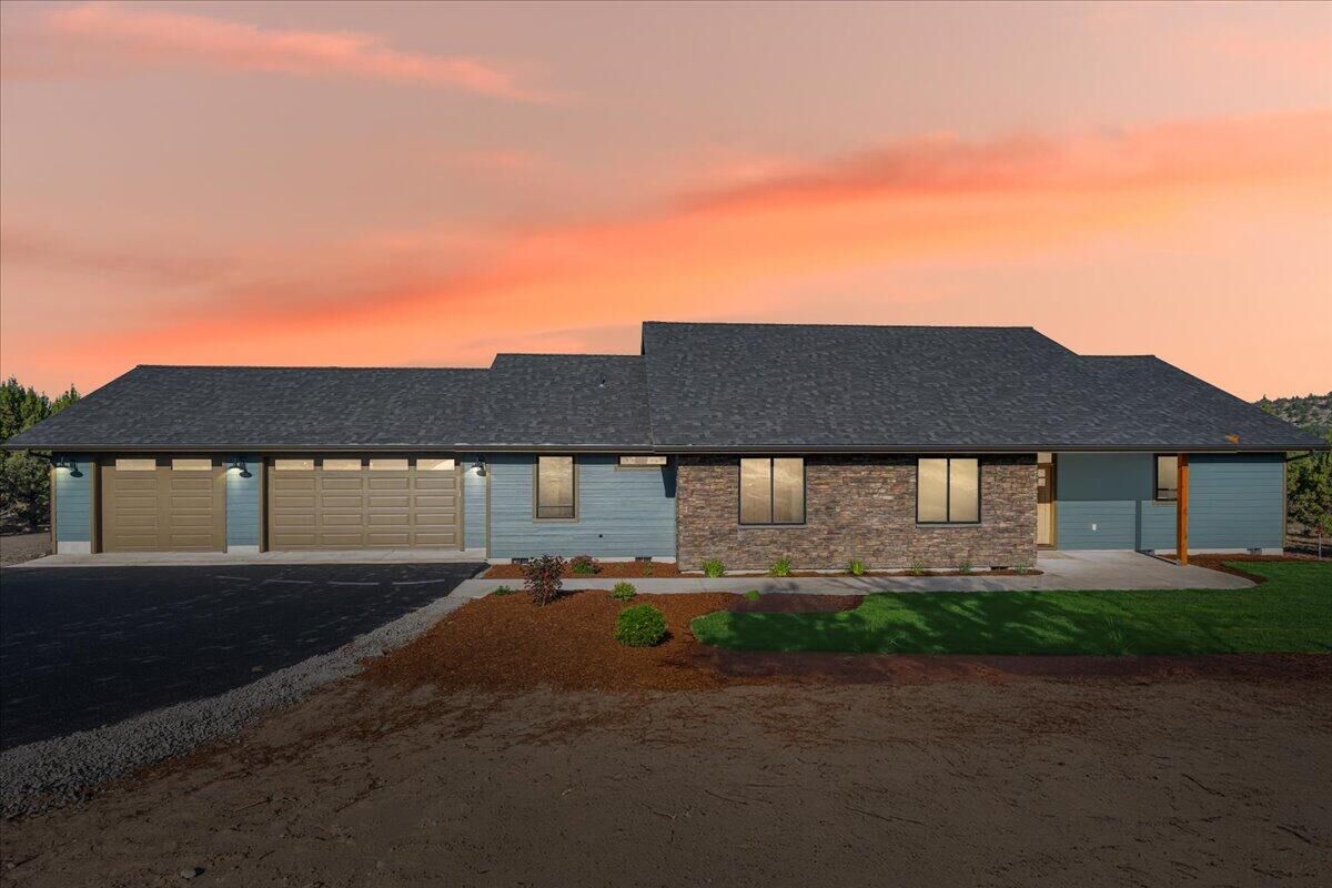 Property Photo:  13055 SE Ethan Loop  OR 97754 