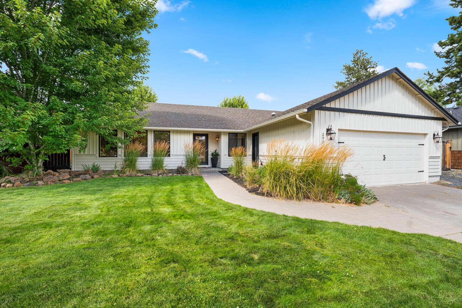 Property Photo:  2974 NW Chardonnay Lane  OR 97703 