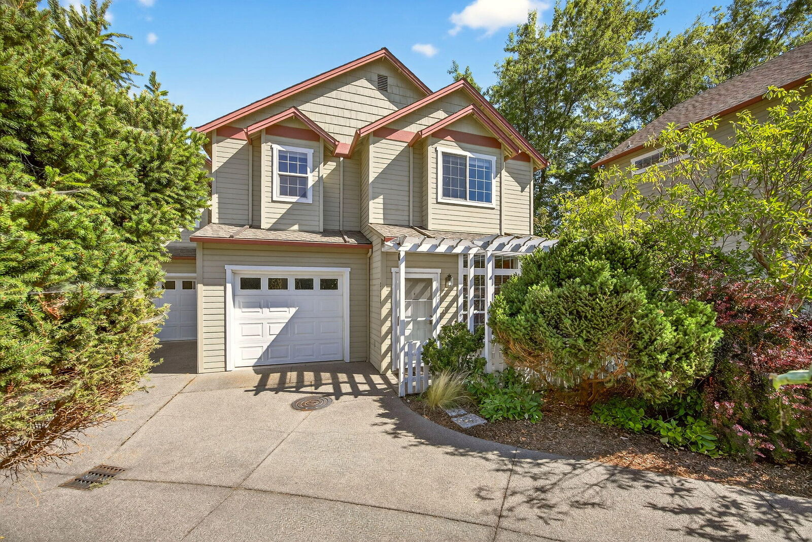 Property Photo:  2130 Siskiyou Boulevard  OR 97520 