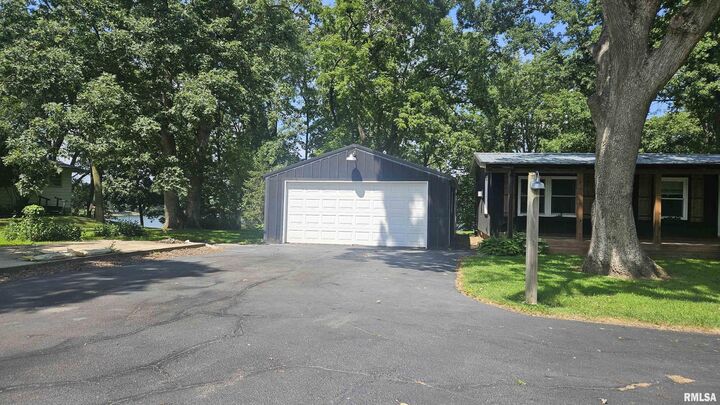 Property Photo:  24700 E Lakeview Drive  IL 61520 