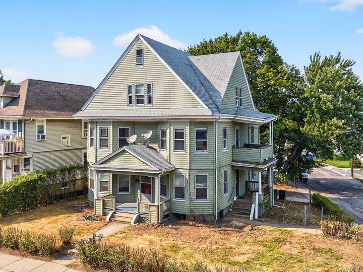 Property Photo:  194 N Beacon  MA 02472 