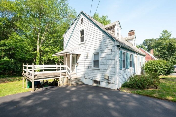 Property Photo:  98 John Carver Rd  MA 01867 