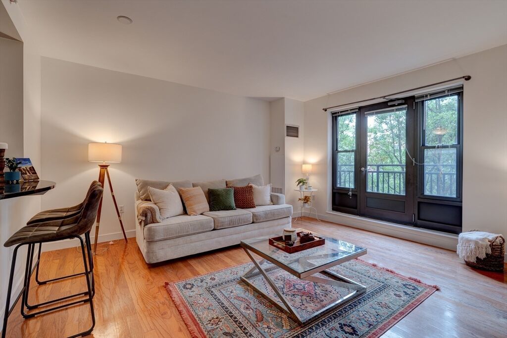 Property Photo:  519 Harrison Ave 421D  MA 02118 