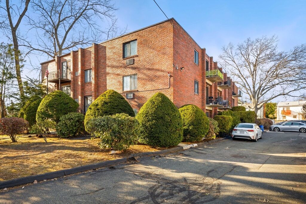 Property Photo:  103 Newman Road 5  MA 02148 