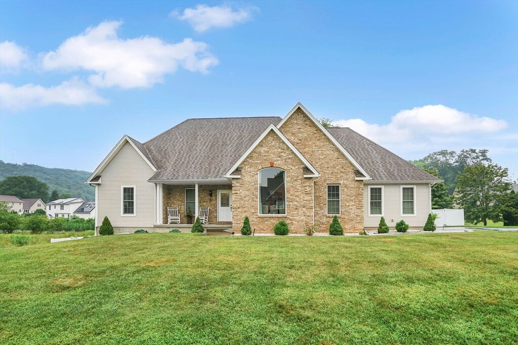 Property Photo:  27 Coyote Cr  MA 01030 