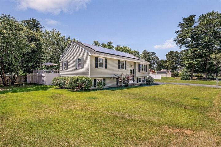 Property Photo:  6 Magnolia Ave  MA 01821 