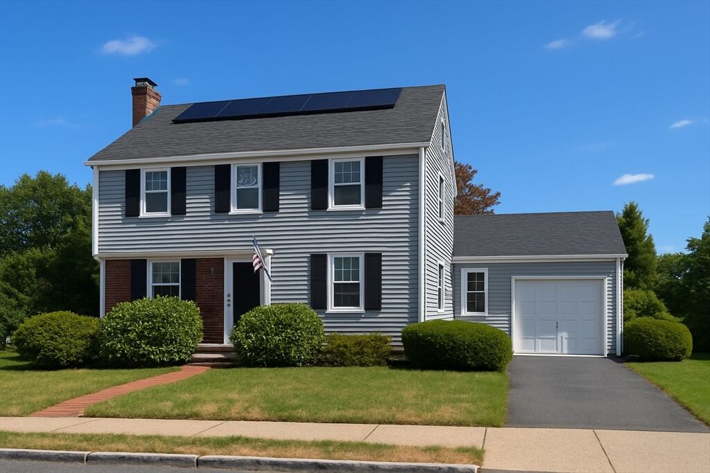 Property Photo:  5 Sunset Rd  MA 01970 