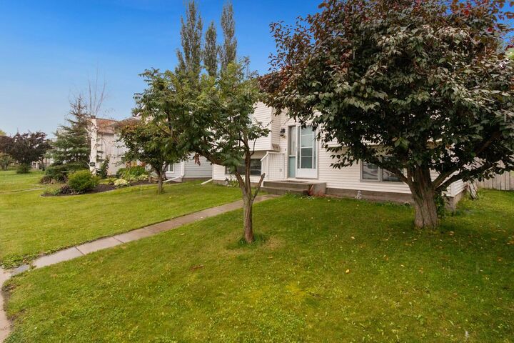 Property Photo: 5241 Aspen Drive AB T0M 0J0
