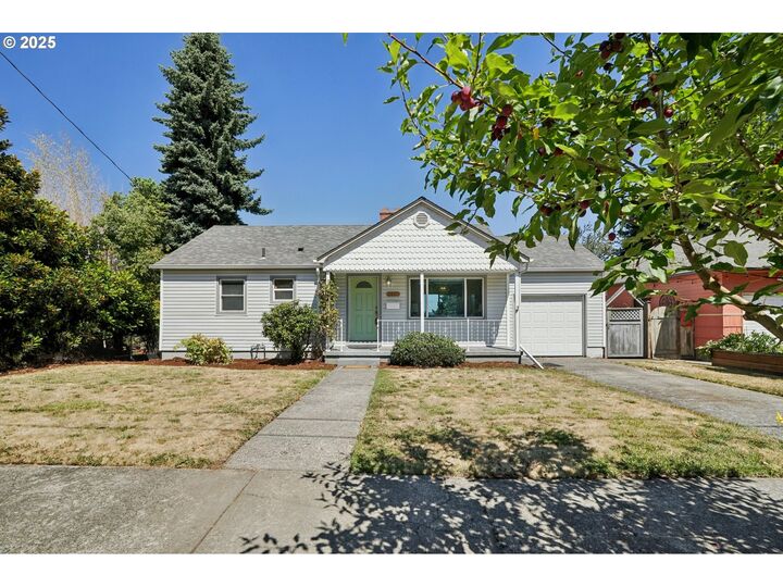 Property Photo: 3417 NE Liberty St OR 97211