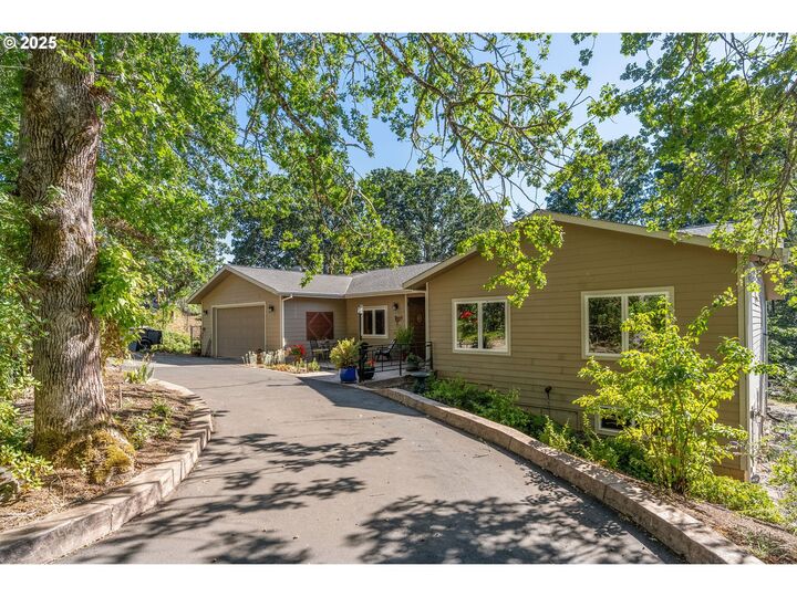 35 Jewett Creek Loop Rd  White Salmon WA 98672 photo