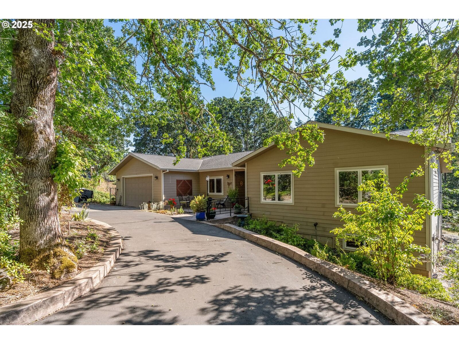 Property Photo:  35 Jewett Creek Loop Rd  WA 98672 