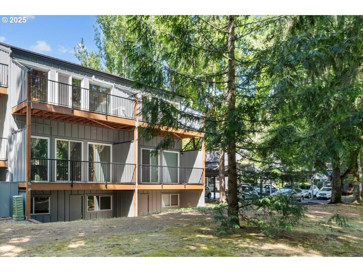 Property Photo:  4 Touchstone 99  OR 97035 