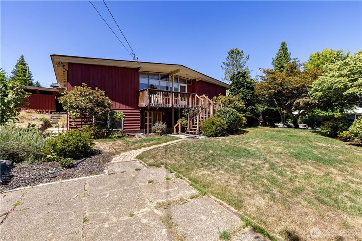 Property Photo:  1107 W Harvard Avenue  WA 98584 