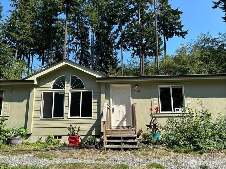 11652  State Route 525  Clinton WA 98236 photo