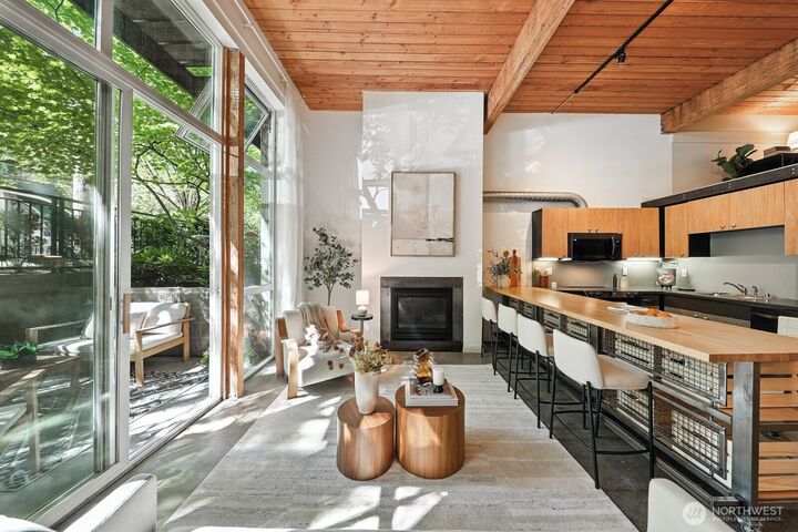 1812  19th Avenue 107  Seattle WA 98122 photo