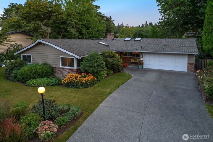 Property Photo:  4111 NE 103rd Place  WA 98125 