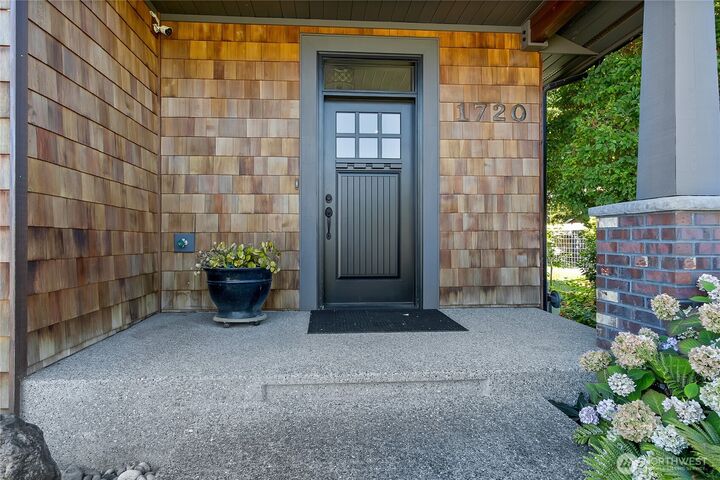 Property Photo: 1720 8th Avenue SW WA 98371