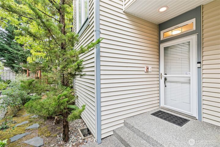 Property Photo: 4608 NE 6th Place WA 98059