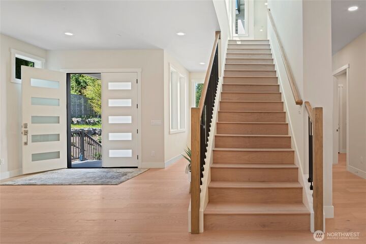 Property Photo:  955  103rd Avenue SE  WA 98004