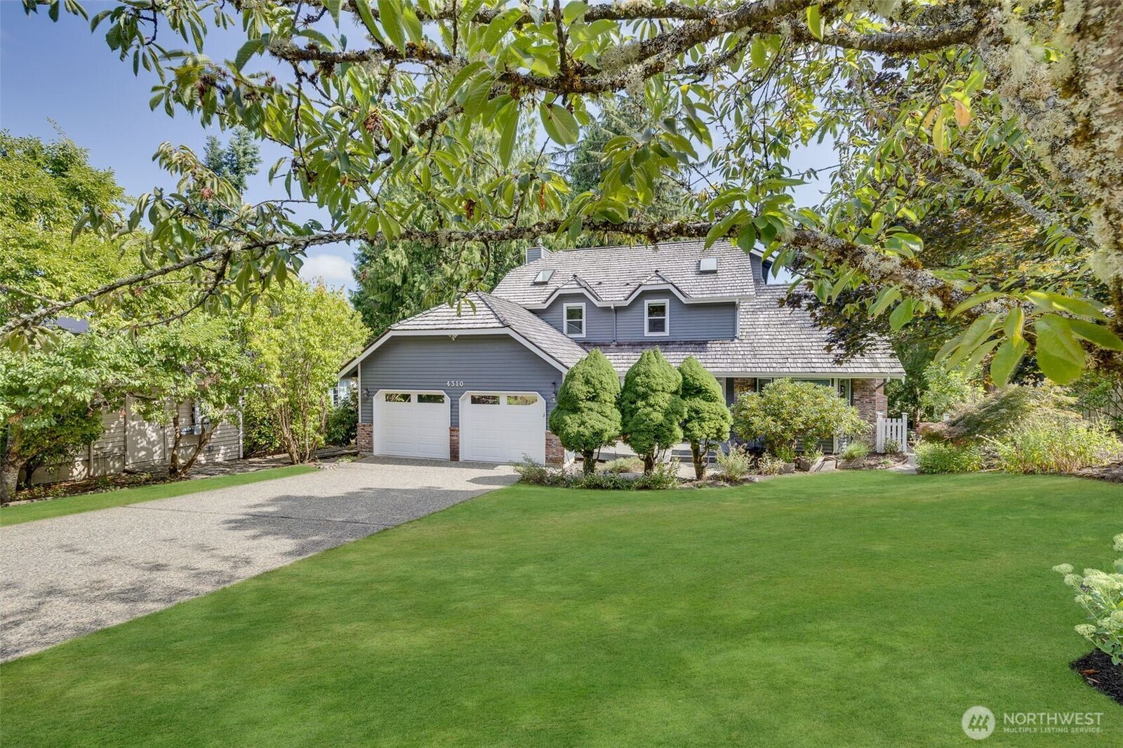 Property Photo:  4310  209th Avenue NE  WA 98074 