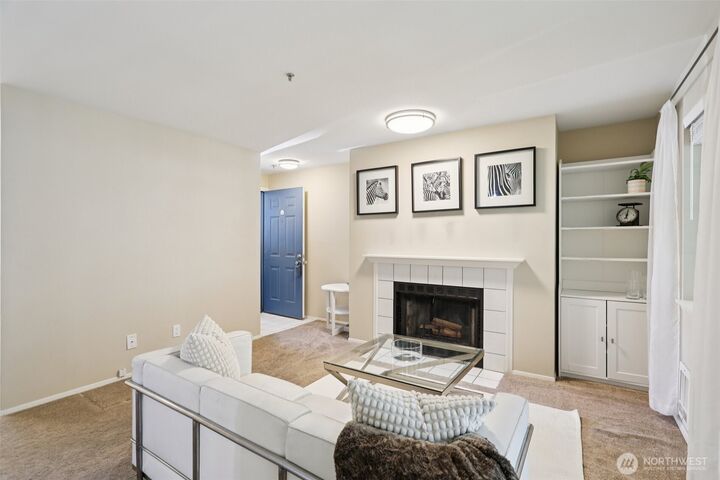 Property Photo: 949 Aberdeen Avenue NE C208 WA 98056