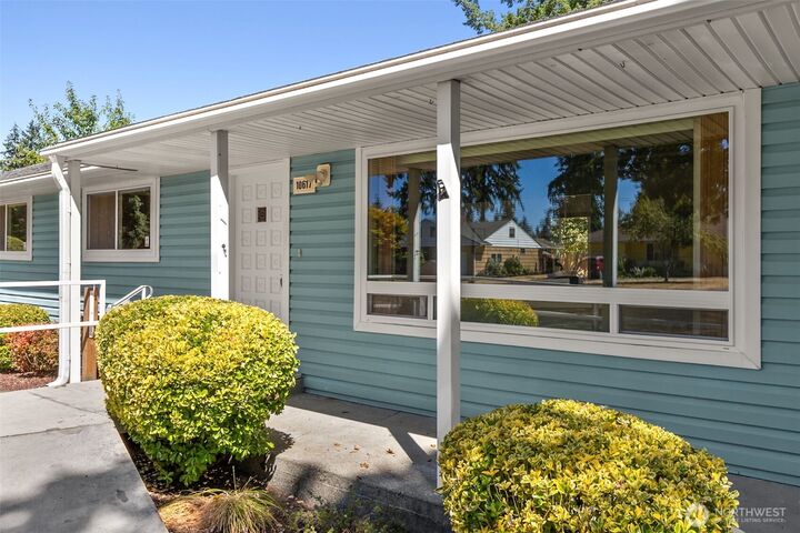 Property Photo:  10617  Rainier Avenue SW  WA 98499 