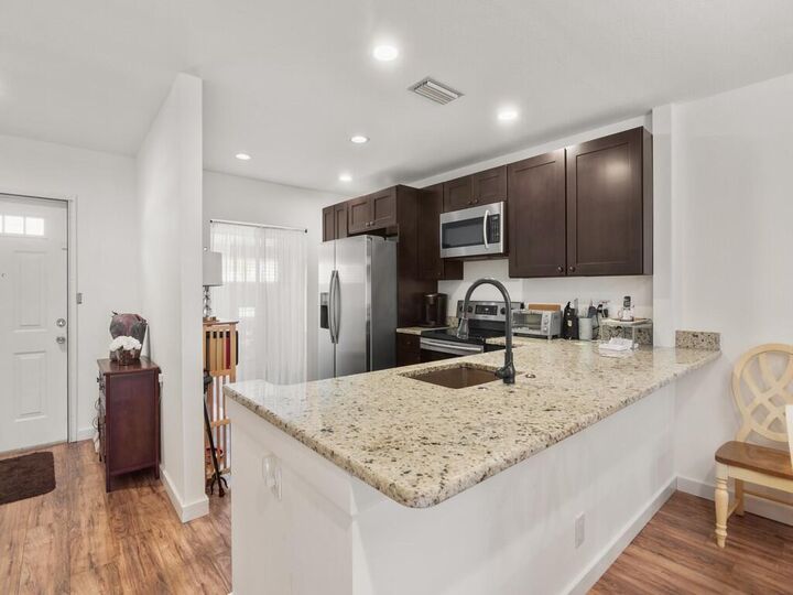 Property Photo: 5814 Summerfield Court 48 FL 34950