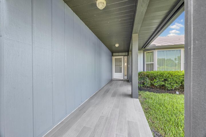 Property Photo: 1573 SE Blockton Avenue FL 34952