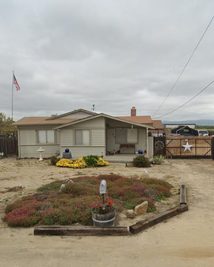 420 Santa Ana Road  Hollister CA 95023 photo