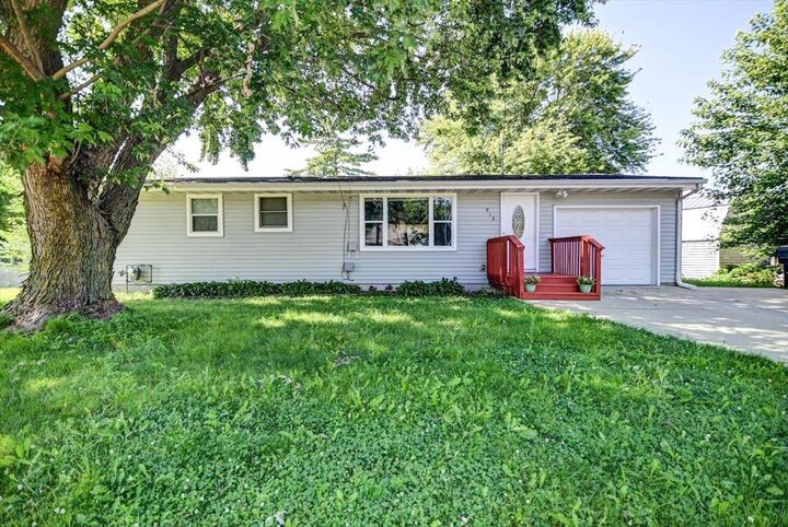 Property Photo:  913 Northport Drive  WI 53704 