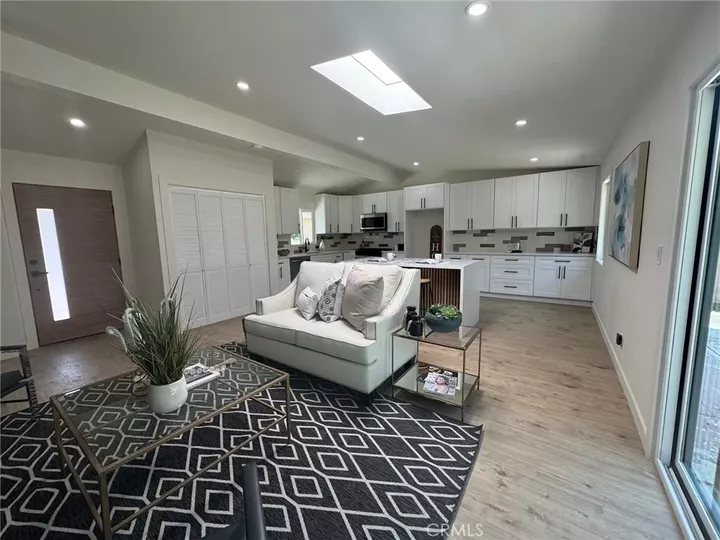 Property Photo: 11327 Blythe Street CA 91352